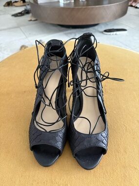 Alexandre Birman Donna Black Python Textured Leather Lace Up Heels Size 39.5